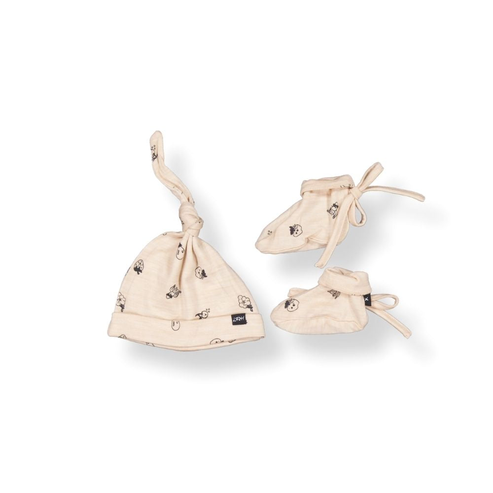 Little Flock of Horrors Merino Baby Knotted Beanie & Bootie Giftset I Oatmeal with Fruit&Veg Print